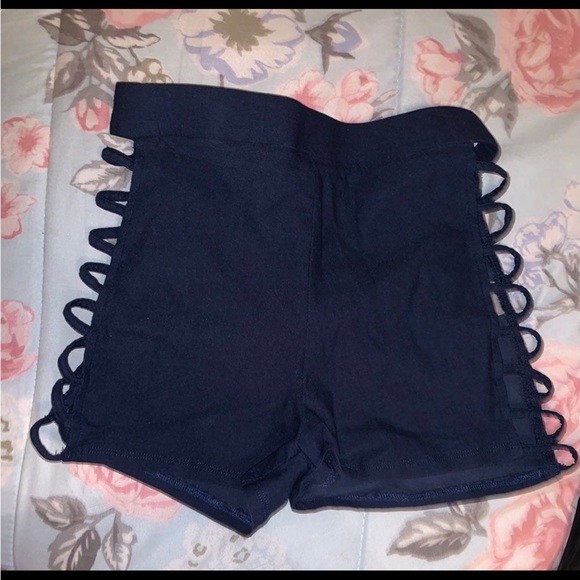 Better be side cut out shorts- size Small- **NEVER WORN** - Picture 4 of 7